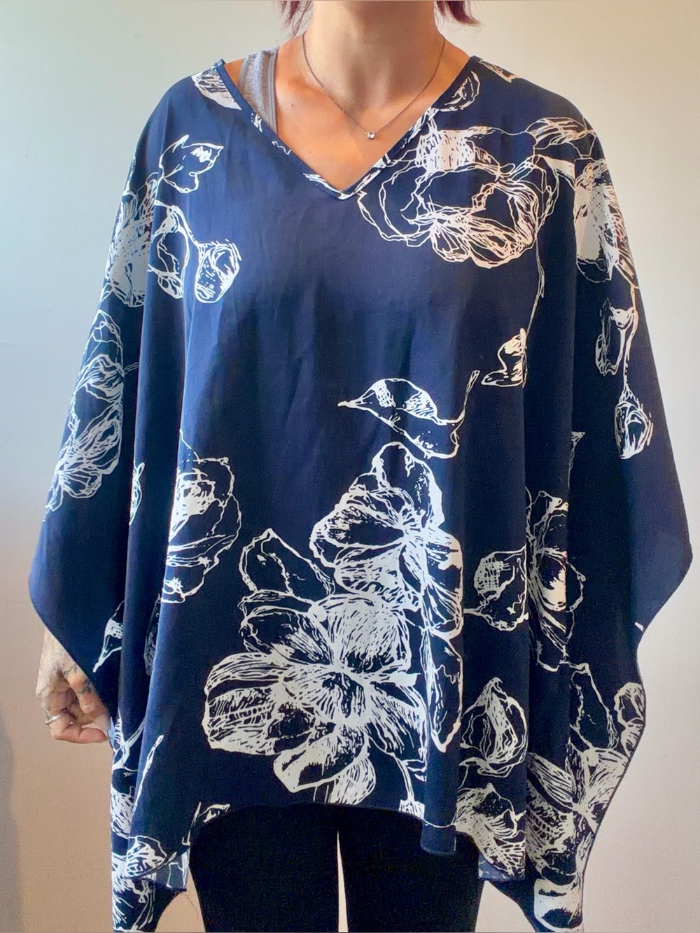 Shein Curve 4XL Womens Floral Flowy Blouse Very Loose‎ and Light Material